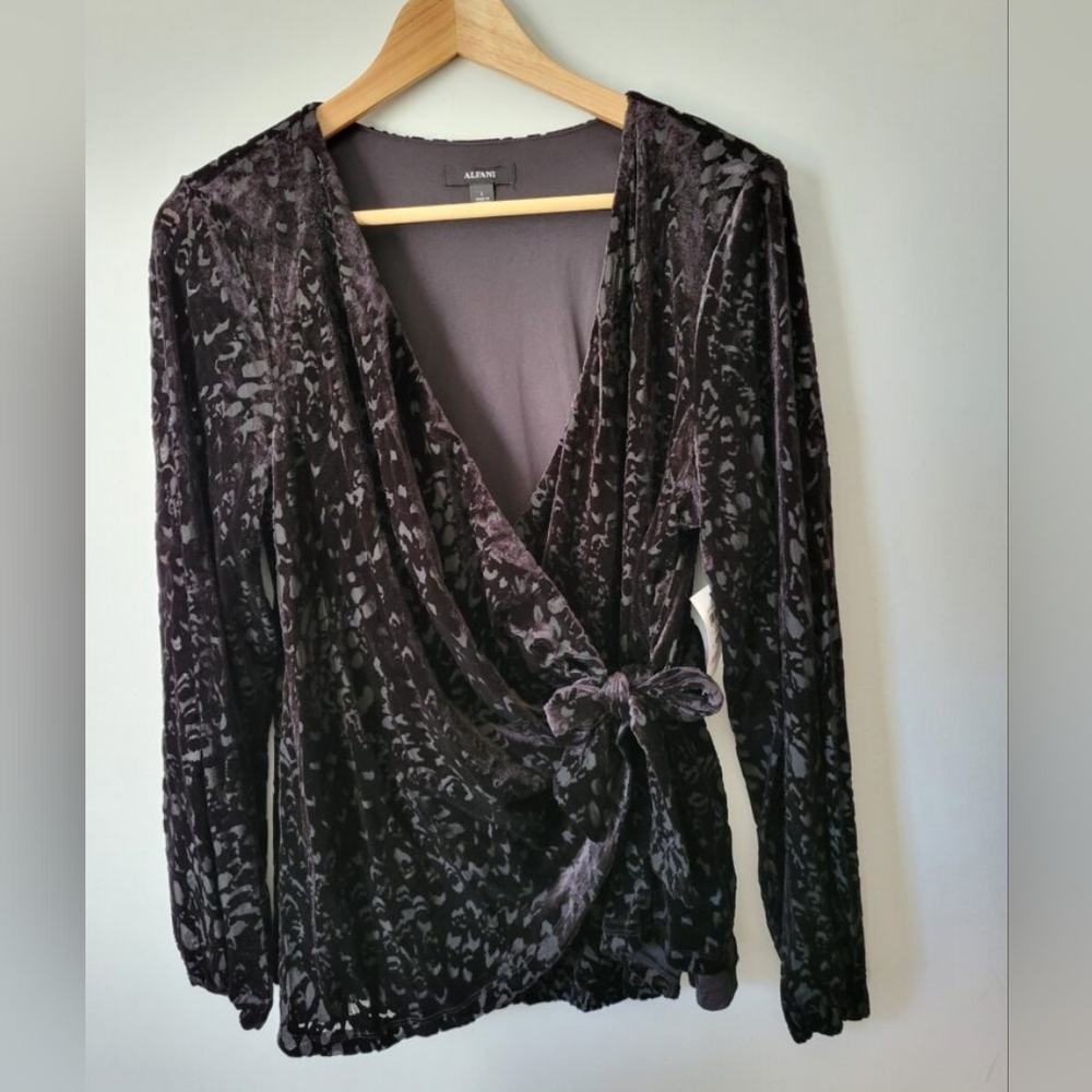 New ALFANI Black Velvet Wrap Top